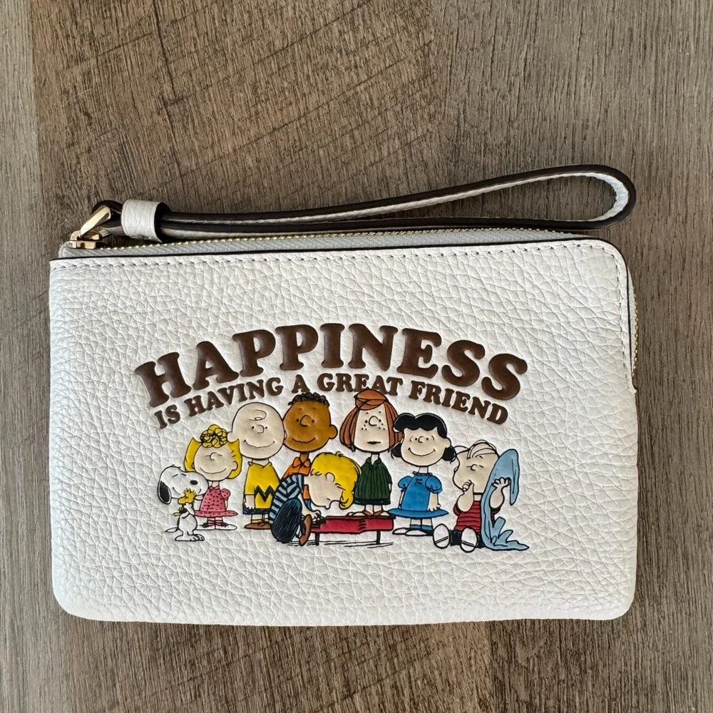 Coach x Peanuts Corner Zip Wristlet NWOT - Picture 2 of 15